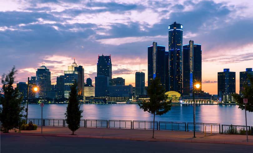 Detroit, MI city skyline view