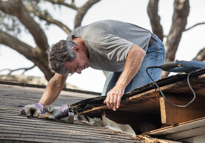 roof inspector working